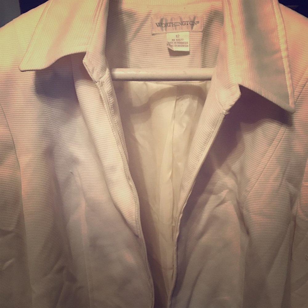Women’s white worthington blazer